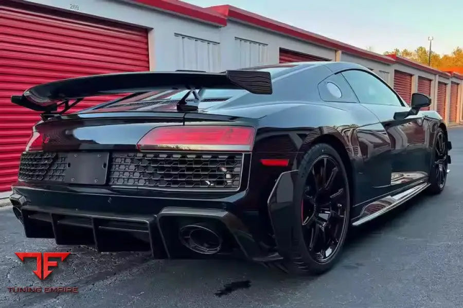 AUDI R8 CARBON FIBER BODY KIT