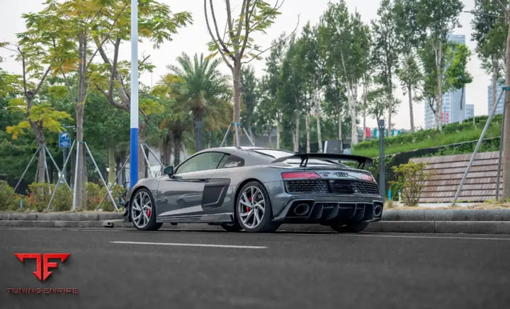 AUDI R8 CARBON FIBER PARTS