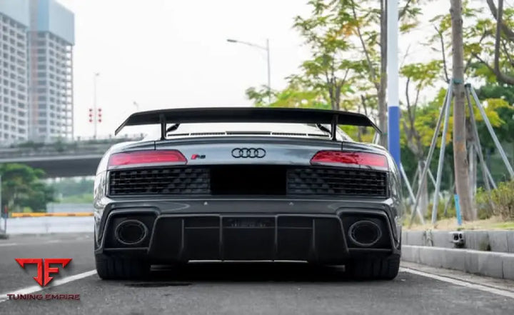 AUDI R8 CARBON FIBER PARTS