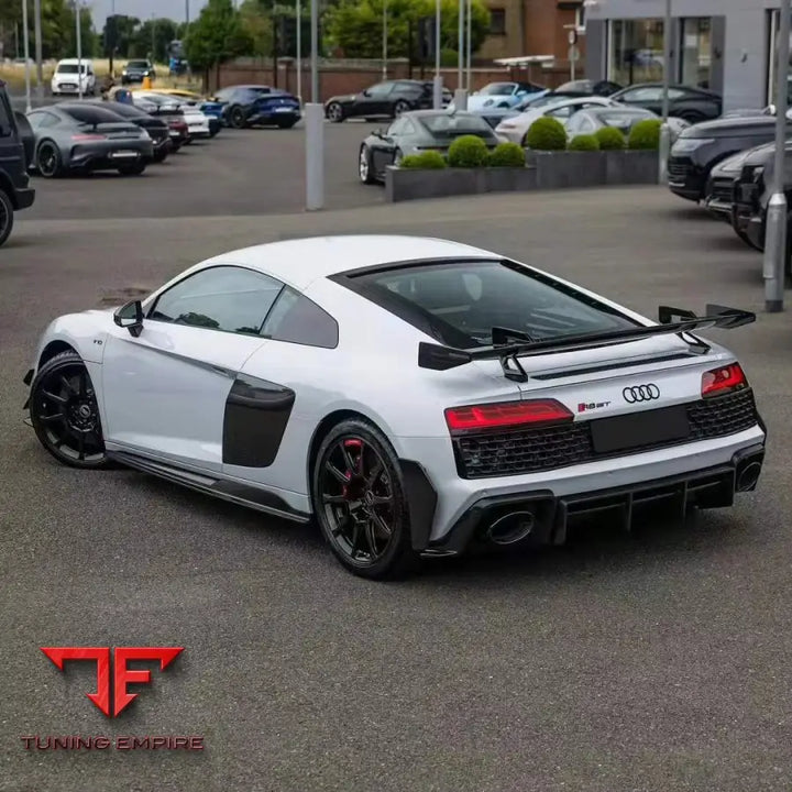 AUDI R8 CARBON FIBER PARTS