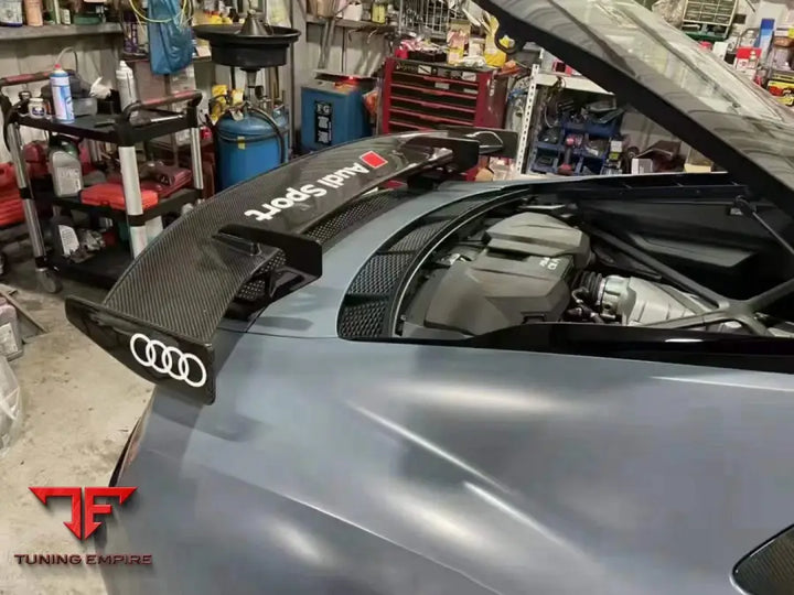 AUDI R8 CARBON FIBER PARTS