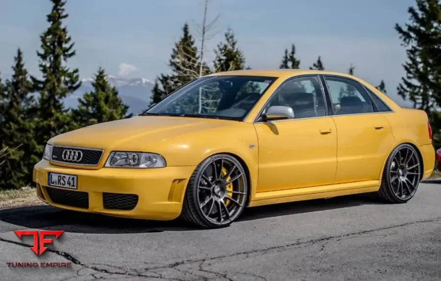 Audi RS4 B5 carbon front doors, view 1