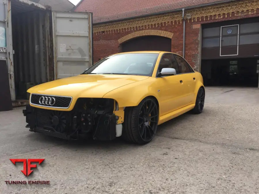 Audi RS4 B5 carbon front fenders, view 4