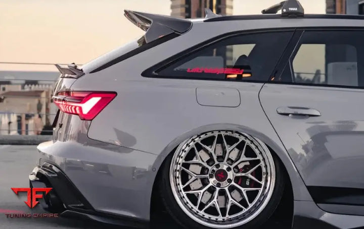 AUDI RS6 AVANT C8 CARBON BODY KIT