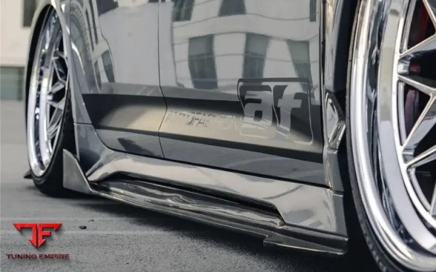 AUDI RS6 AVANT C8 CARBON BODY KIT