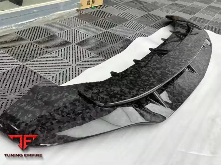 BENTLEY BENTAYGA CARBON FIBER BODY KIT