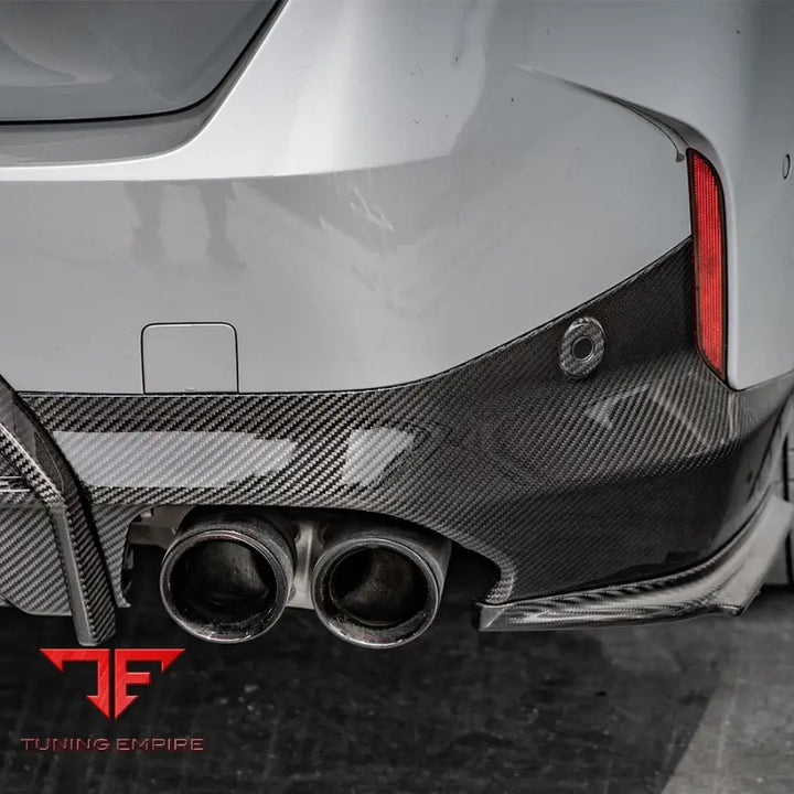 BMW 2 SERIES G42 SIDE DIFFUSER IN PREPREG CARBON FIBRE - Carbon Fibre Parts