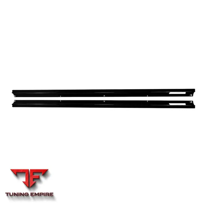 BMW i7 gloss black trim