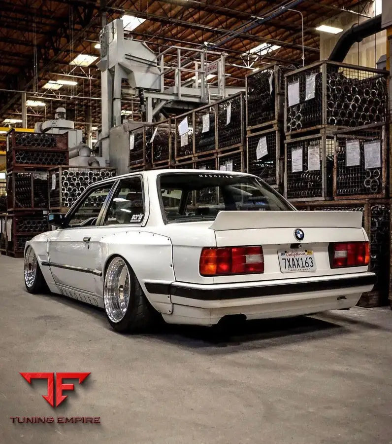 BMW E30 COUPE - WIDE BODY KIT