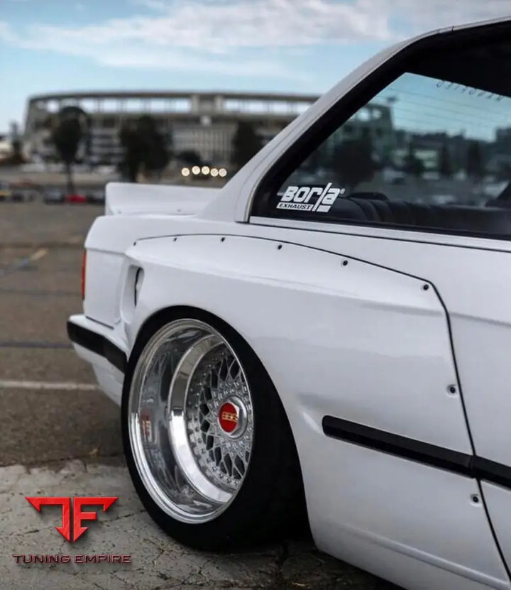 BMW E30 COUPE - WIDE BODY KIT