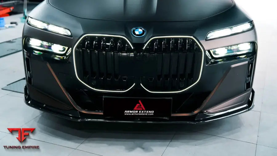 BMW i7 G70 AE front lip and splitters