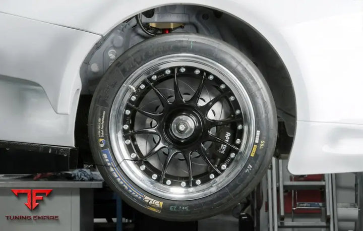 BMW M4 F82 RACING CARBON BODY KIT AND PARTS