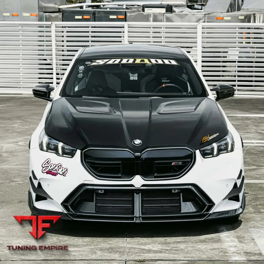 BMW M5 G90 VENTED HOOD IN PREPREG CARBON FIBRE - Carbon Fibre Parts