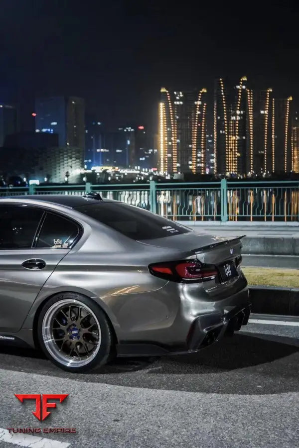 BMW M5 F90 carbon rear diffuser