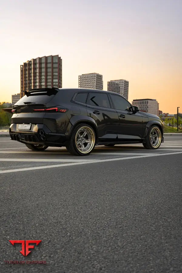 BMW XM CARBON BODY KIT ’RAZOR’