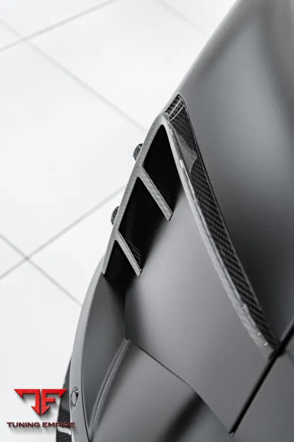 BMW XM CARBON BODY KIT ’RAZOR’