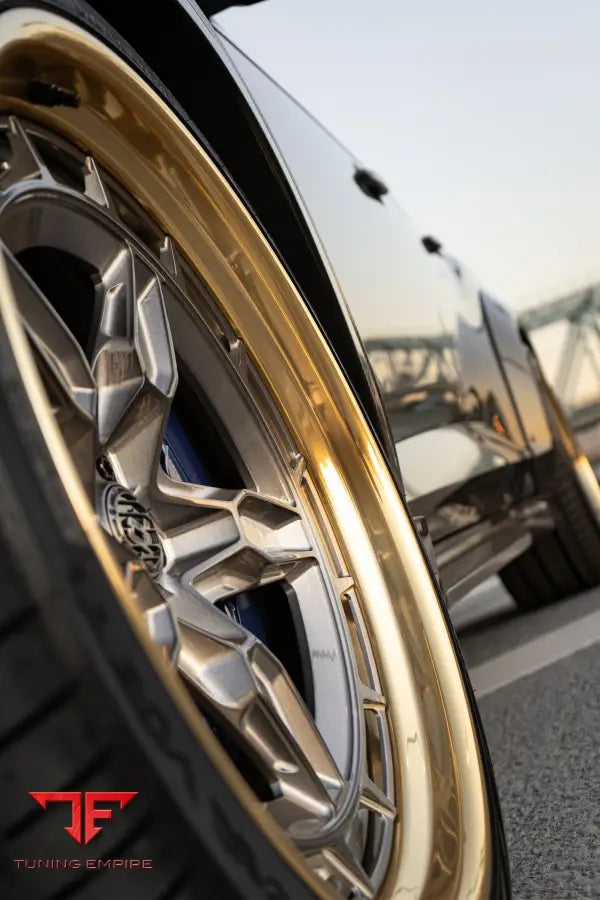 BMW XM CARBON BODY KIT ’RAZOR’