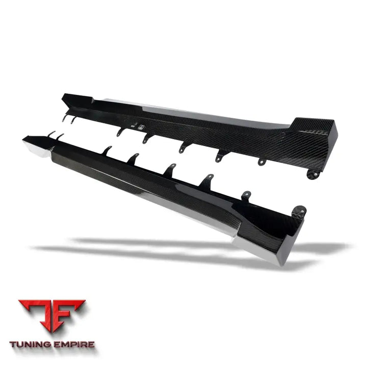 BMW XM G09 CARBON FIBER SIDE SKIRTS