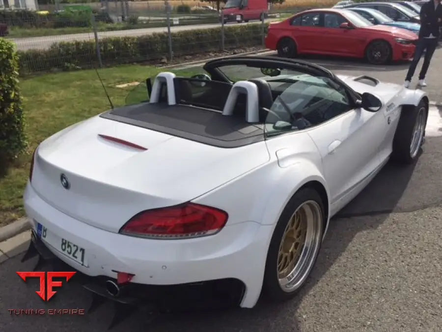 BMW Z4 E89 GT3-style racing kit