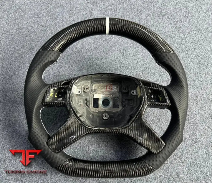 CUSTOM STEERING WHEEL WITH CARBON FIBER FOR G63 2016
