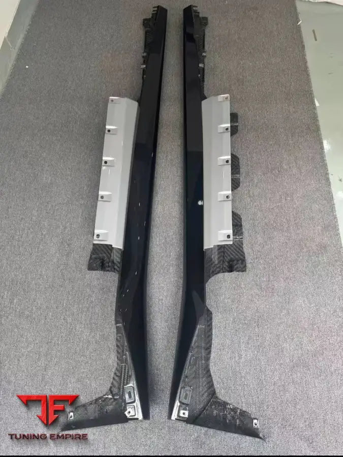 FERRARI 12CILINDRI CARBON FIBER PARTS