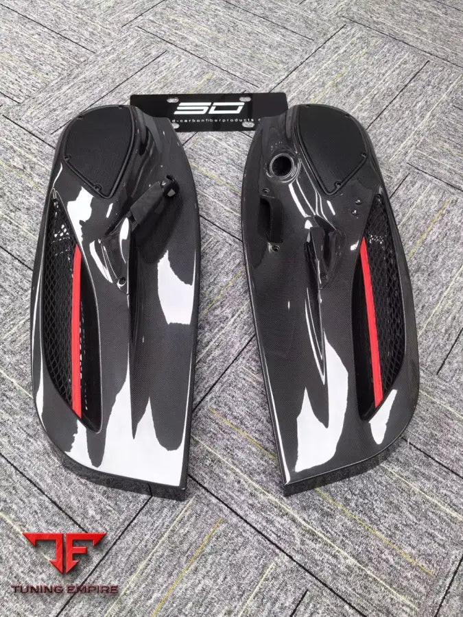 FERRARI 488 PISTA CARBON FIBER DOOR INSERTS