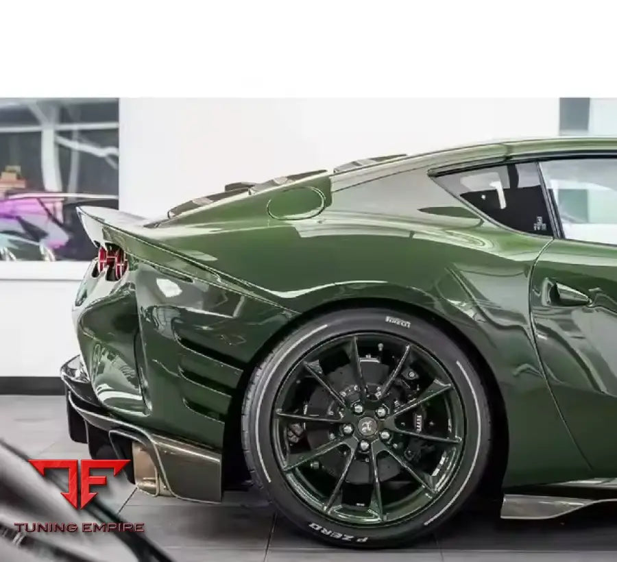 FERRARI 812 CARBON BODY KIT PARTS