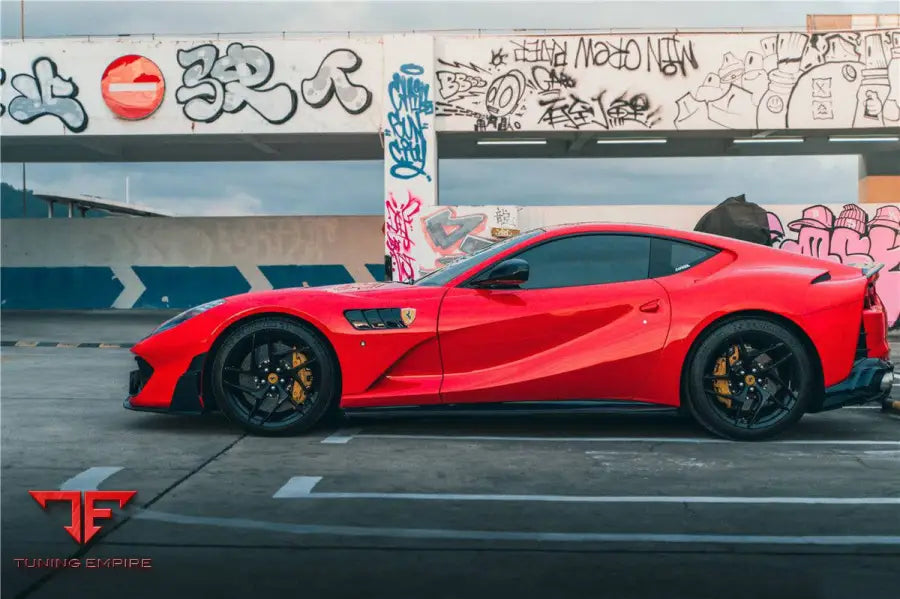 FERRARI 812 SUPERFAST & GTS MSY STYLE DRY CARBON FIBER SIDE SKIRTS BSD