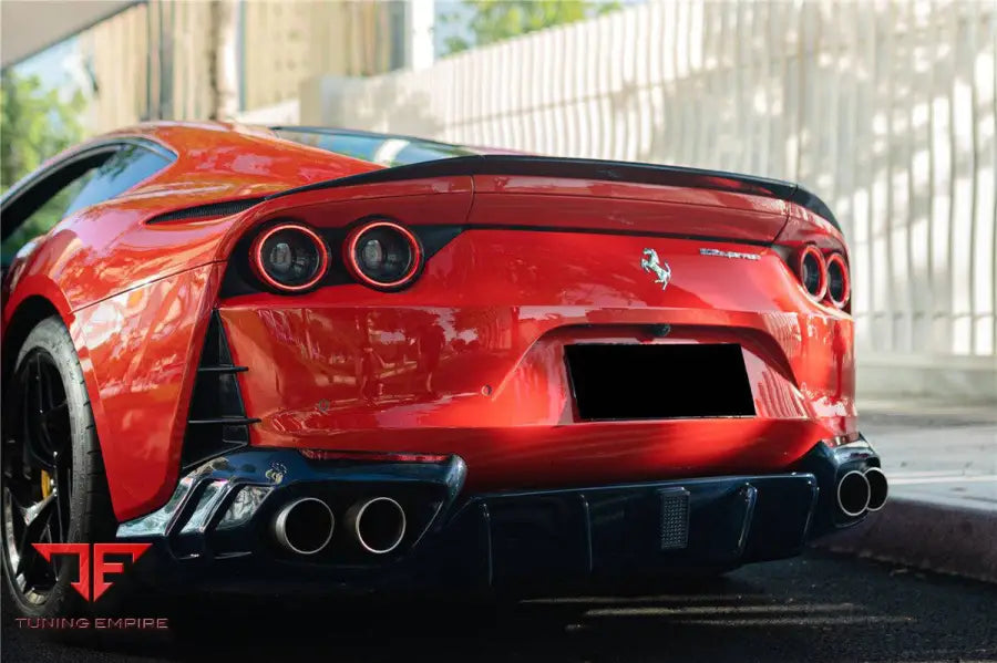 FERRARI 812 SUPERFAST MSY STYLE DRY CARBON FIBER REAR DIFFUSER W & LIGHT BSD