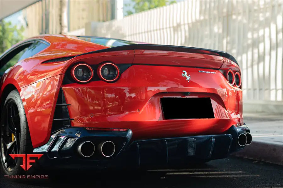FERRARI 812 SUPERFAST MSY STYLE REAR DIFFUSER WITH LIGHT BSD