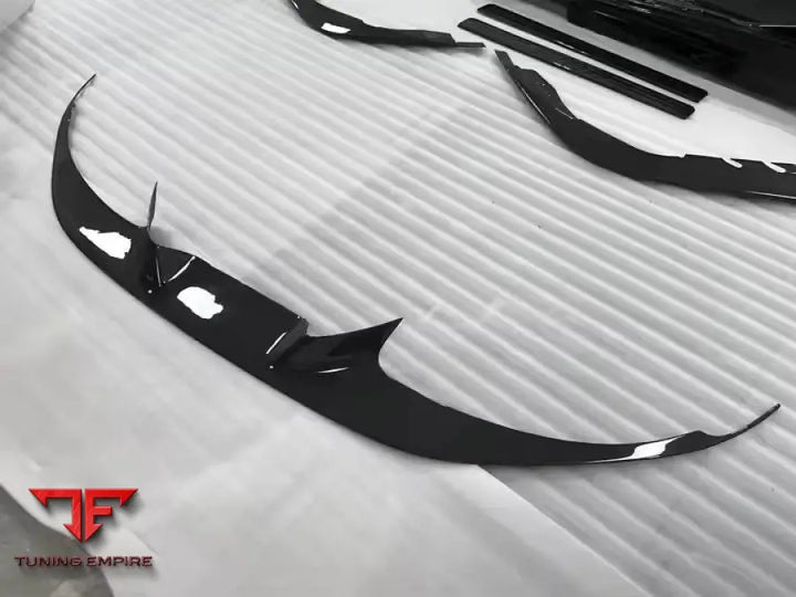 FERRARI F8 OEM CARBON FIBER BODY KIT