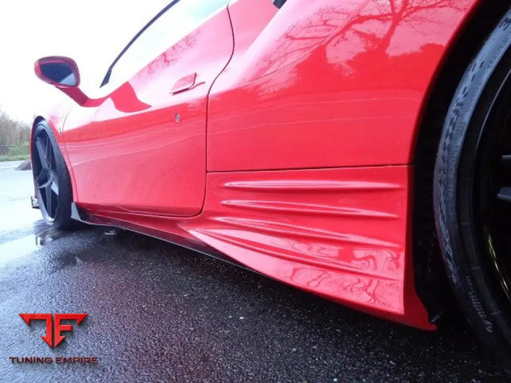 FERRARI F8 TRIBUTO