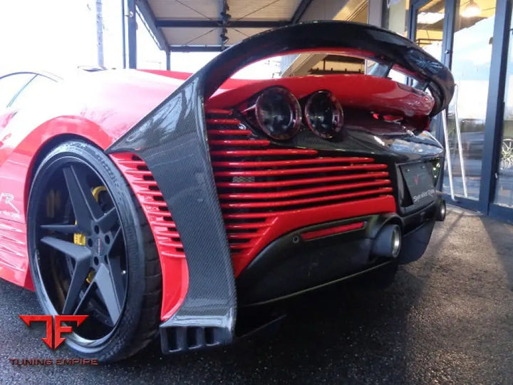 FERRARI F8 TRIBUTO