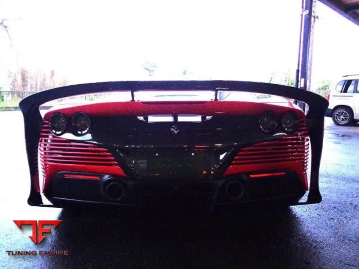 FERRARI F8 TRIBUTO