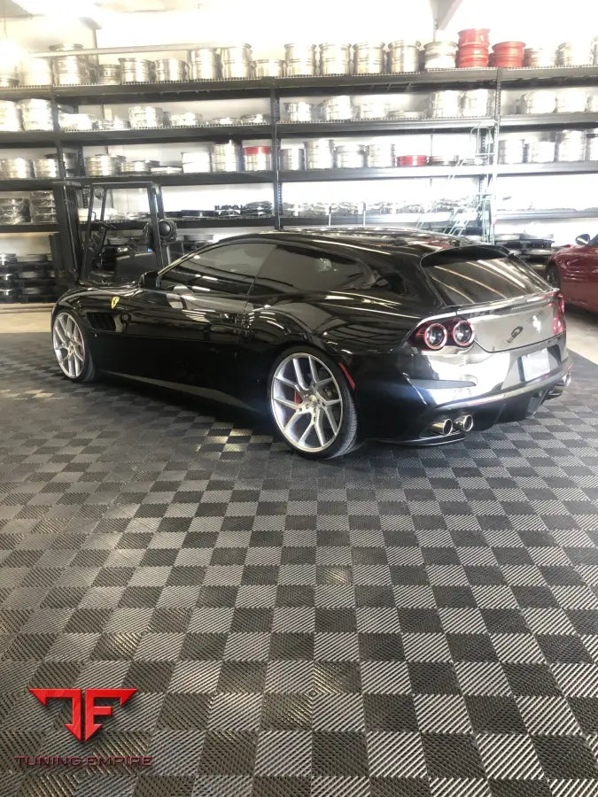 Ferrari GTC4