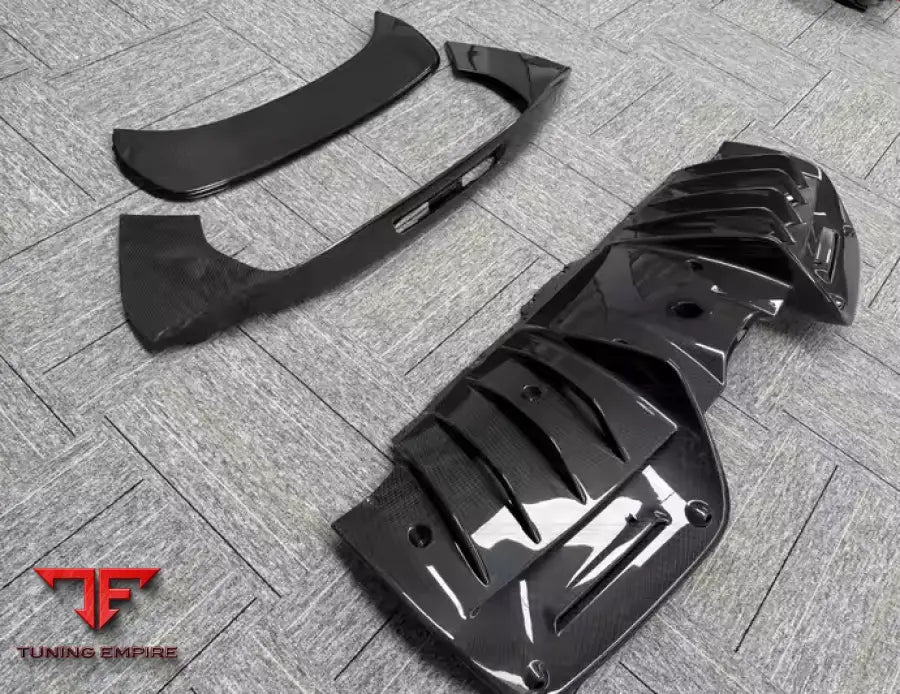 FERRARI SF90 CARBON BODY KIT PARTS