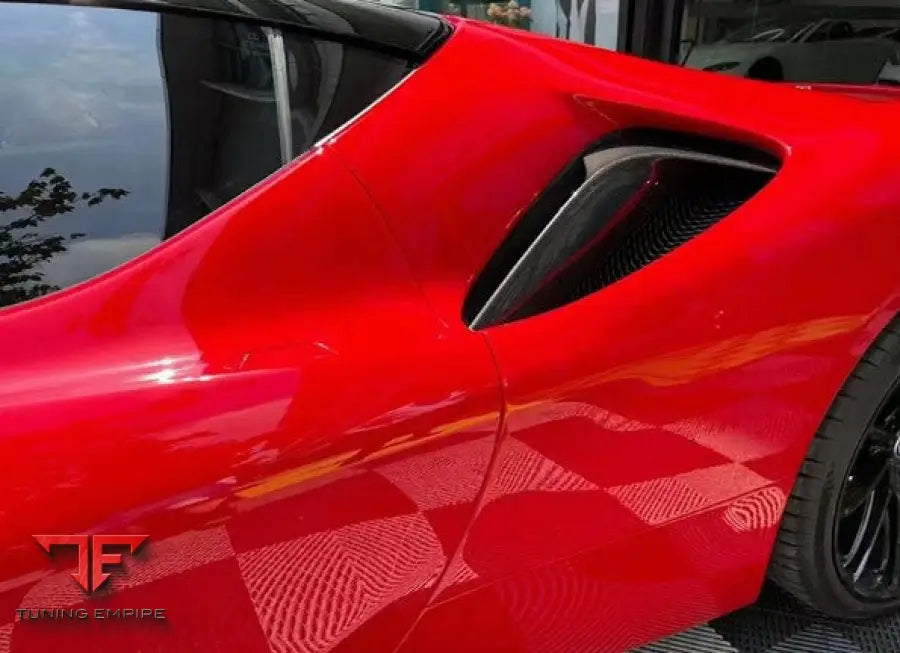 FERRARI SF90 CARBON FIBER BODY KIT