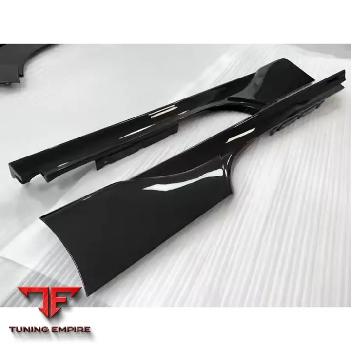 FERRARI SF90 CARBON FIBER BODY KIT