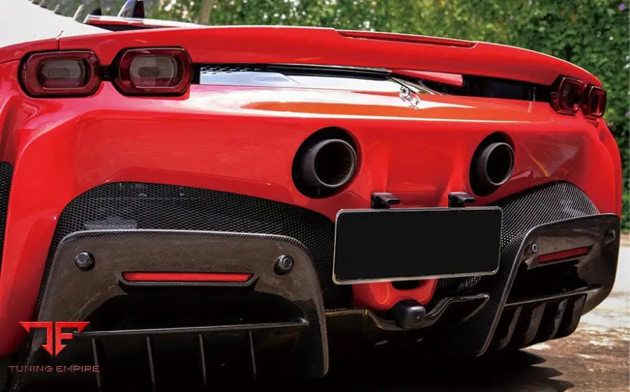 FERRARI SF90 DRY CARBON PERFORMANCE BODY KIT