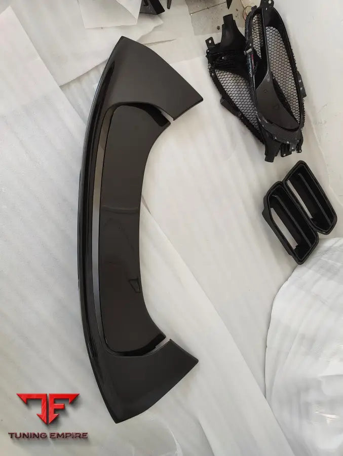FERRARI SF90 OEM STYLE CARBON PARTS