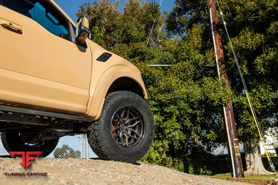 FORD F-150 RAPTOR WHEELS AND EXHAUST SYSTEM