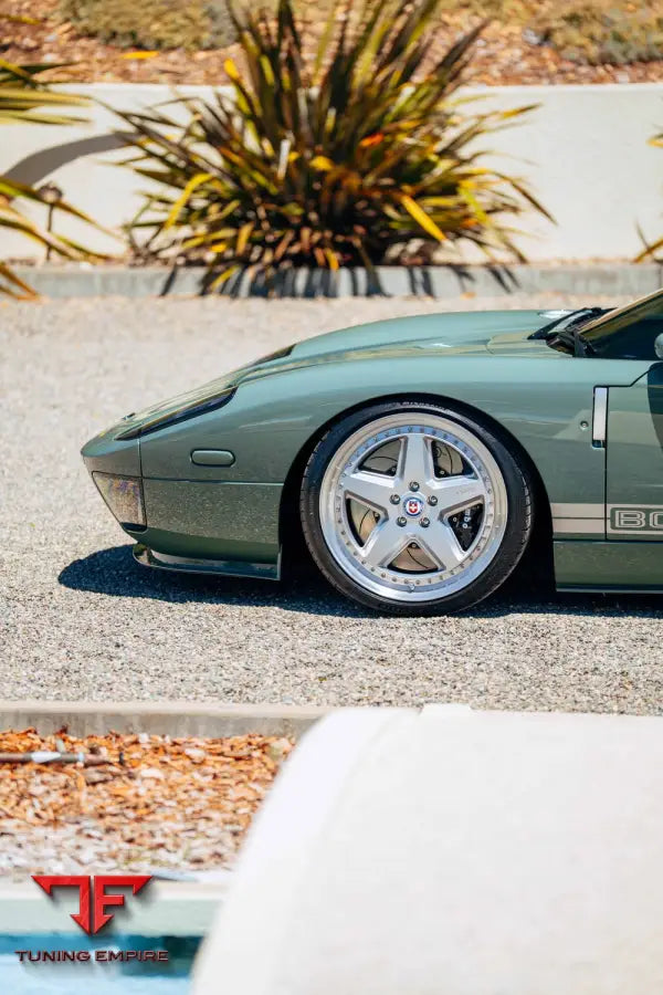 FORD GT FORGED WHEELS AND EXHAUST SYSTEM