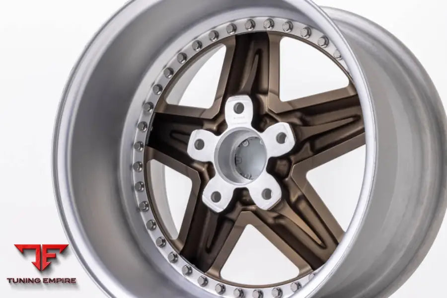 HRE 517