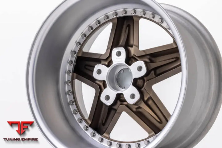 HRE 517