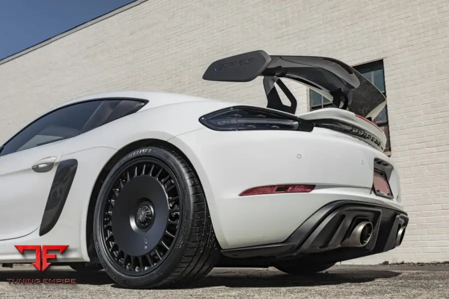 HRE 935M