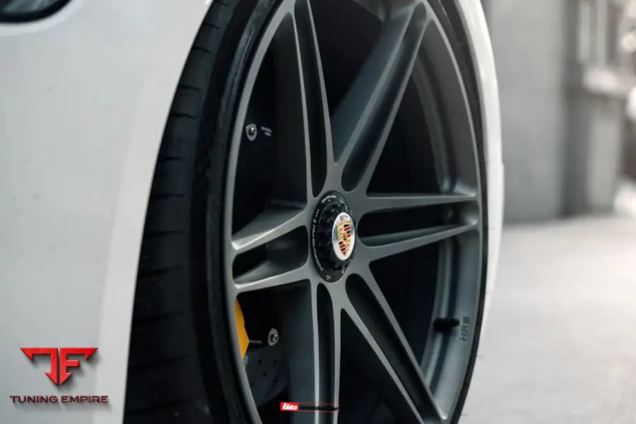 HRE P106