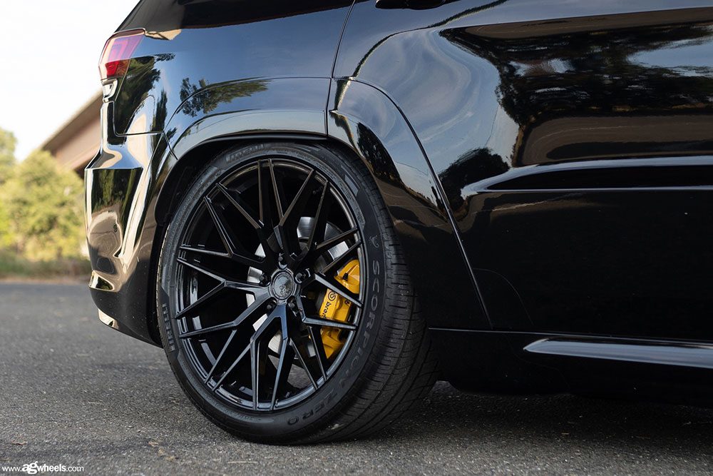 JEEP GRAND CHEROKEE TRACKHAWK on custom forged wheels