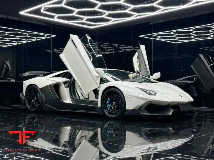 LAMBORGHINI AVENTADOR CARBON FIBER BODY KIT