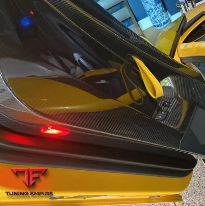 LAMBORGHINI AVENTADOR CARBON FIBER DOORS