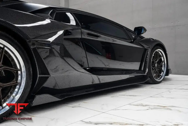 LAMBORGHINI AVENTADOR LP700 RAZOR BODY KIT